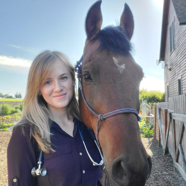 Dr Olivia Young Hegdal Equine Veterinarian